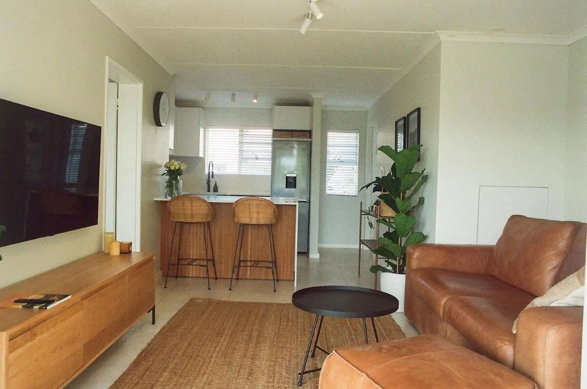 Charming Beach Club Retreat Cape Town 0*,